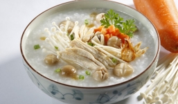 Cuối tuần vào bếp với món cháo gà thơm ngon dễ làm